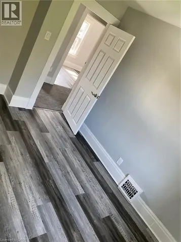 246 Madison Avenue South Kitchener ON N2M 3H4