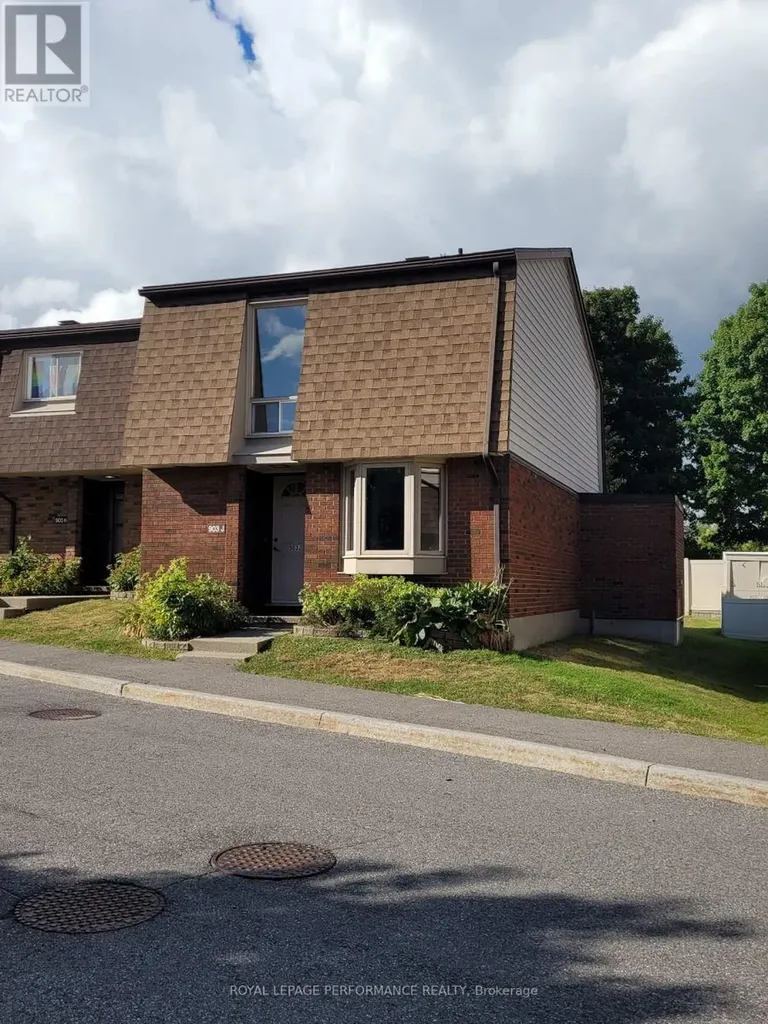 903J Elmsmere Road Ottawa ON K1J 8G4