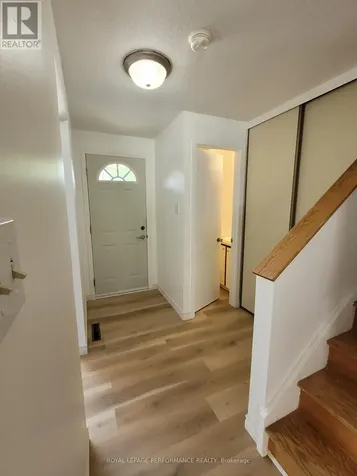 903J Elmsmere Road Ottawa ON K1J 8G4