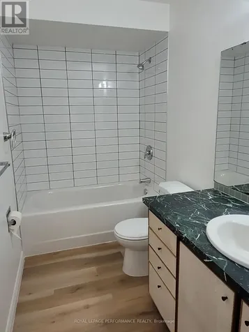 903J Elmsmere Road Ottawa ON K1J 8G4