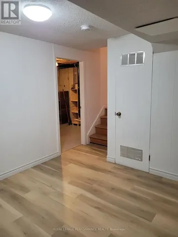 903J Elmsmere Road Ottawa ON K1J 8G4