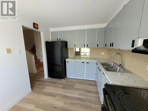 903J Elmsmere Road Ottawa ON K1J 8G4