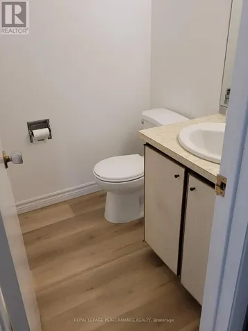 903J Elmsmere Road Ottawa ON K1J 8G4
