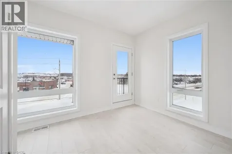 525 Erinbrook Drive Kitchener ON N2E 0L4