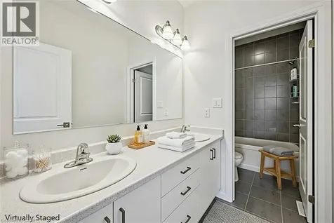 525 Erinbrook Drive Kitchener ON N2E 0L4