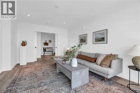 15 Glebe Street Cambridge ON N1S 0C3