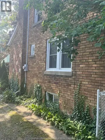 89 Gladstone Avenue Chatham ON N7L 2C4