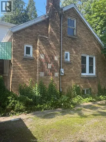 89 Gladstone Avenue Chatham ON N7L 2C4