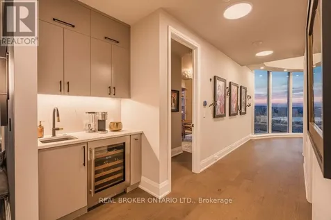 805 Carling Avenue Ottawa ON K1S 5W9