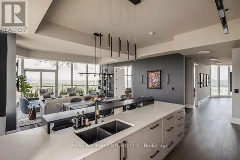 805 Carling Avenue Ottawa ON K1S 5W9