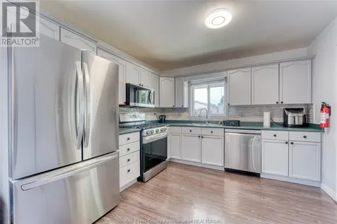 1329 Foster Avenue Windsor ON N8W 5P3