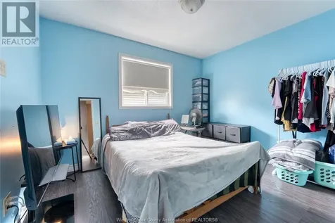 1329 Foster Avenue Windsor ON N8W 5P3