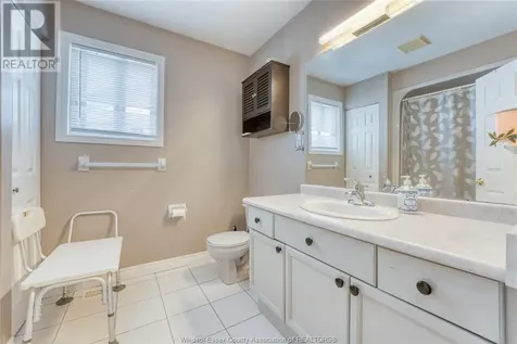 1329 Foster Avenue Windsor ON N8W 5P3