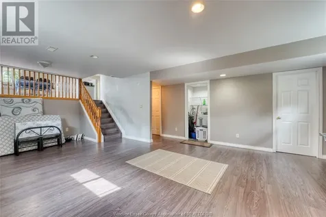 1329 Foster Avenue Windsor ON N8W 5P3