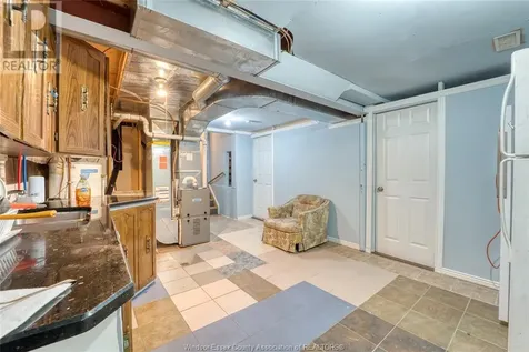 1329 Foster Avenue Windsor ON N8W 5P3