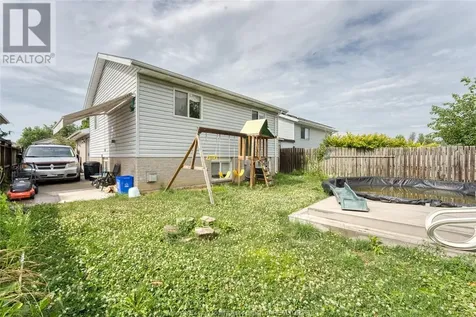 1329 Foster Avenue Windsor ON N8W 5P3