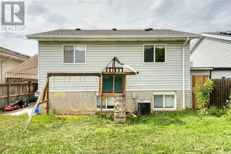 1329 Foster Avenue Windsor ON N8W 5P3