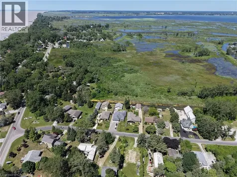 7 Old Cut Boulevard Long Point ON N0E 1G0