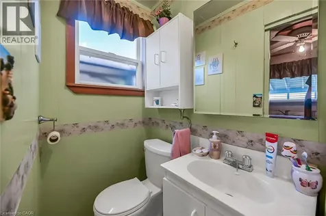 86 Lakeshore Road Selkirk ON N0A 1P0