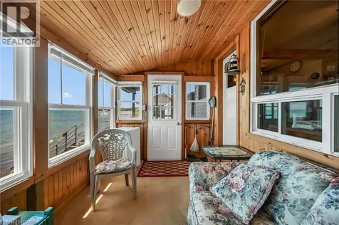 86 Lakeshore Road Selkirk ON N0A 1P0