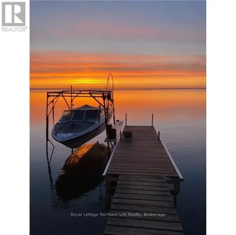 17 Muskie Bay, Lake Nipissing Nipissing ON P0H 1W0