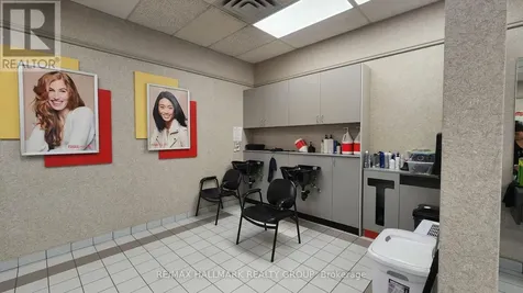 1717 Bank Street Ottawa ON K1V 7Z4