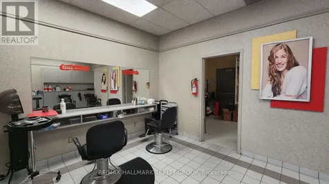 1717 Bank Street Ottawa ON K1V 7Z4