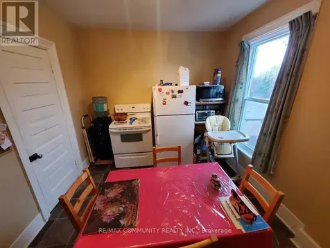86 Victoria Street Brantford ON N3S 3K6