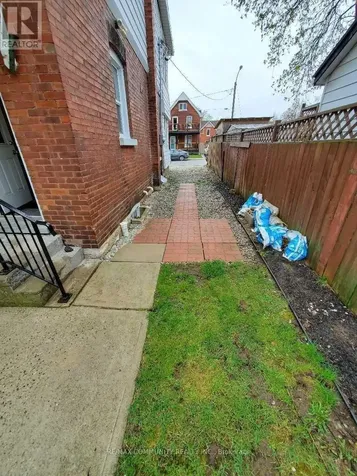 86 Victoria Street Brantford ON N3S 3K6