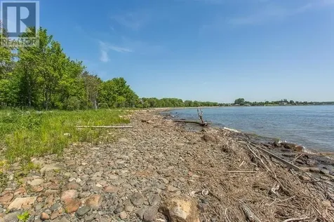 21 Lighthouse Point Drive Thessalon ON P0R 1L0