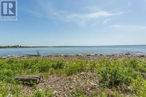 21 Lighthouse Point Drive Thessalon ON P0R 1L0