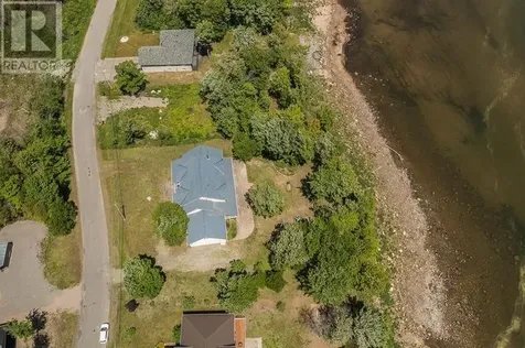 21 Lighthouse Point Drive Thessalon ON P0R 1L0