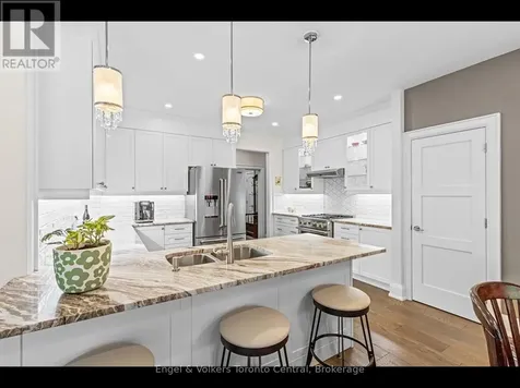 81 Spruce Street Tiny ON L0L 1P1