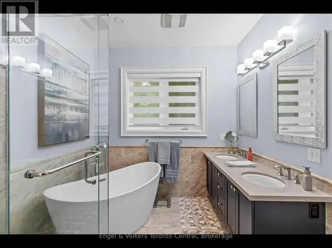 81 Spruce Street Tiny ON L0L 1P1