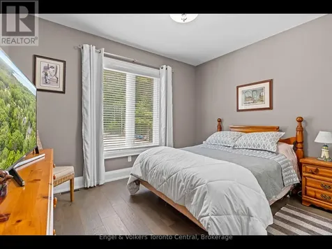 81 Spruce Street Tiny ON L0L 1P1