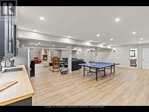 81 Spruce Street Tiny ON L0L 1P1