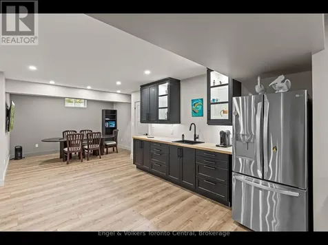 81 Spruce Street Tiny ON L0L 1P1