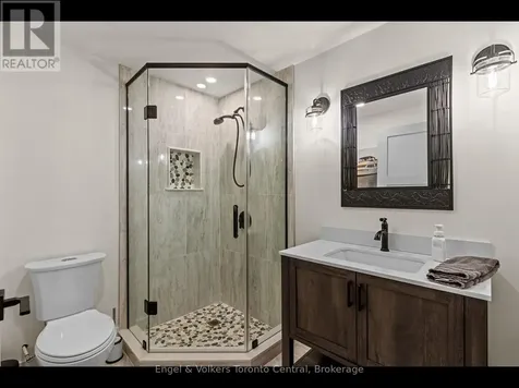 81 Spruce Street Tiny ON L0L 1P1