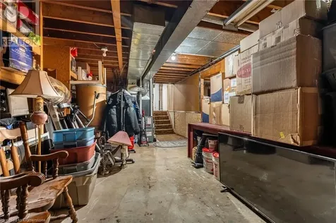 97 Guildwood Drive Hamilton ON L9C 6S3