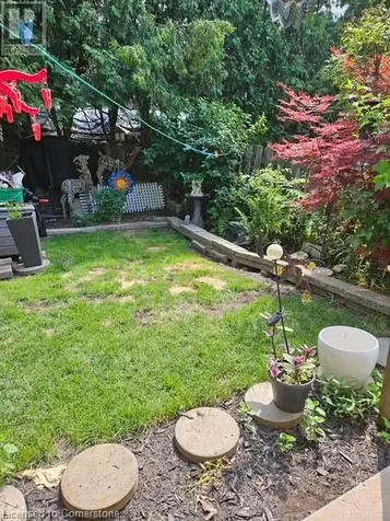 97 Guildwood Drive Hamilton ON L9C 6S3