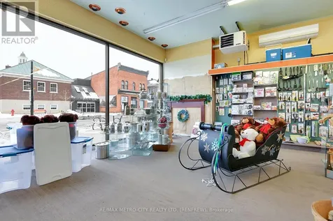 150 Raglan Street South Renfrew ON K7V 1R1