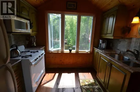 10365 Rabbit Temagami ON P0H 2H0