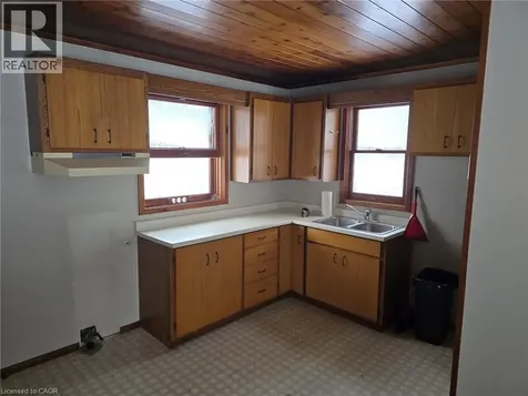 429 Lynx Lake Road Huntsville ON P1H 2J3