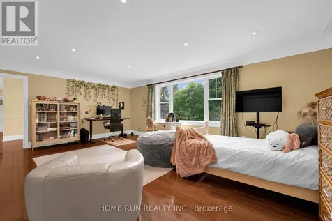 275 Buchan Road Ottawa ON K1M 0W4