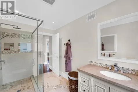 275 Buchan Road Ottawa ON K1M 0W4