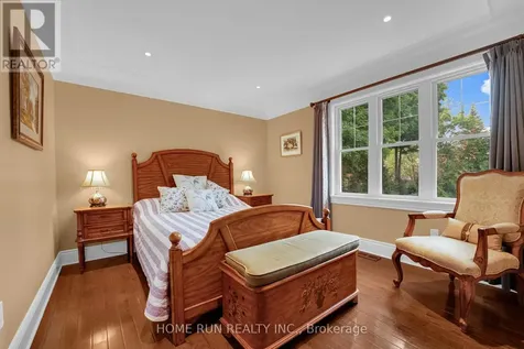 275 Buchan Road Ottawa ON K1M 0W4