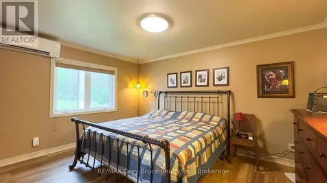 236 Bruce Street South Bruce Peninsula ON N0H 2T0