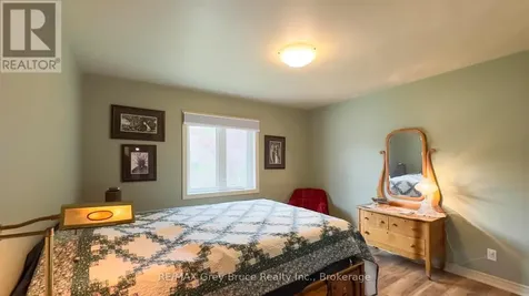 236 Bruce Street South Bruce Peninsula ON N0H 2T0