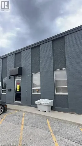 1153 Pioneer Road Burlington ON L7M 1K5