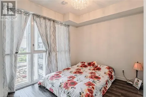 2093 Fairview Street Burlington ON L7R 0E6